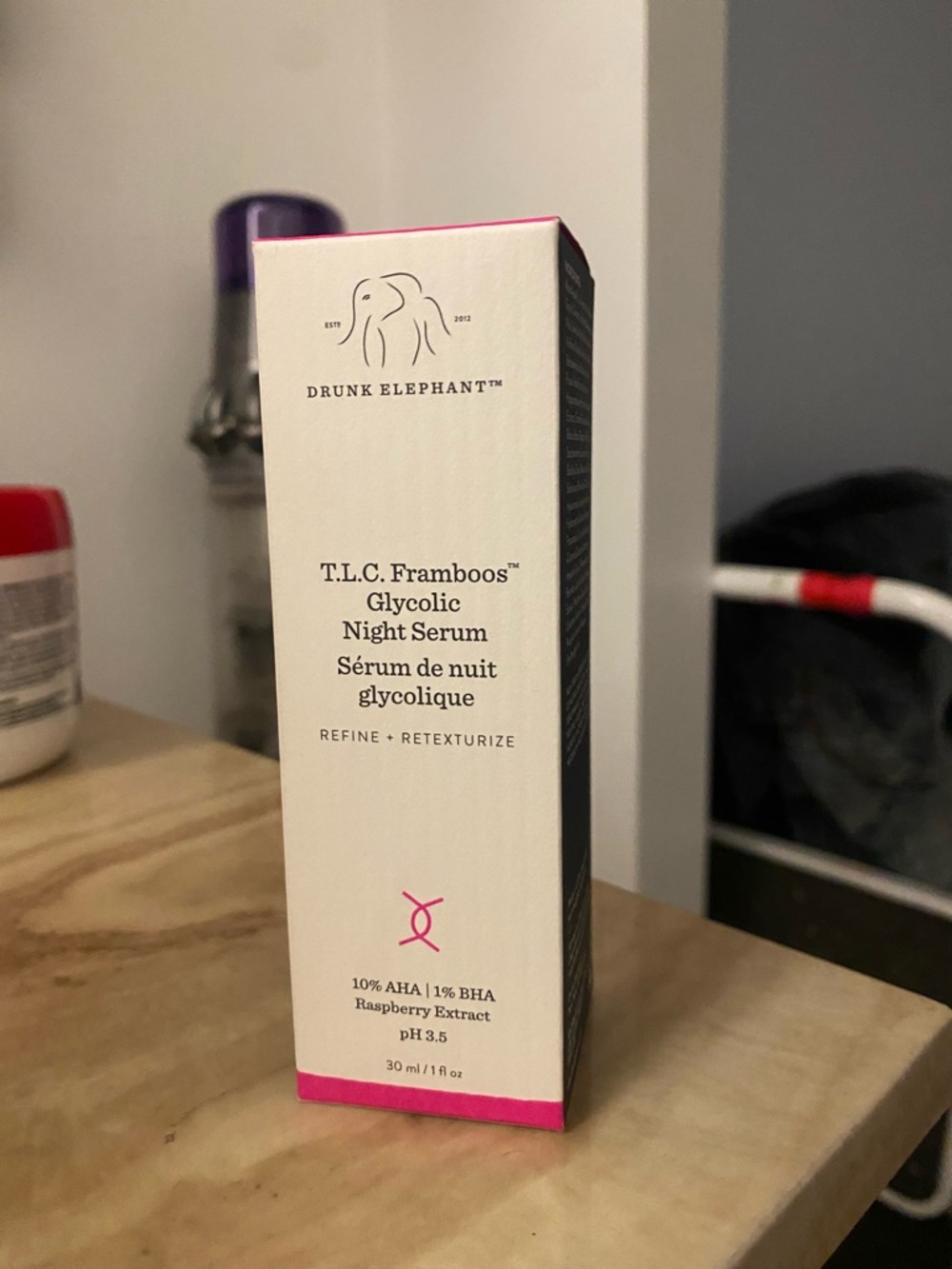 Drunk Elephant T.L.C. Framboos Glycolic Night Serum - White & Pink